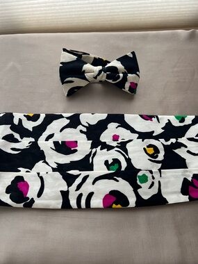 Vintage Black & White Floral Cummerbund and Bow Tie Set in 100%Silk Made in USA